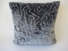 Load image into Gallery viewer, Flowing Midnight Woven Crushed Velvet Pillow
