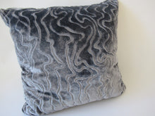 Load image into Gallery viewer, Flowing Midnight Woven Crushed Velvet Pillow
